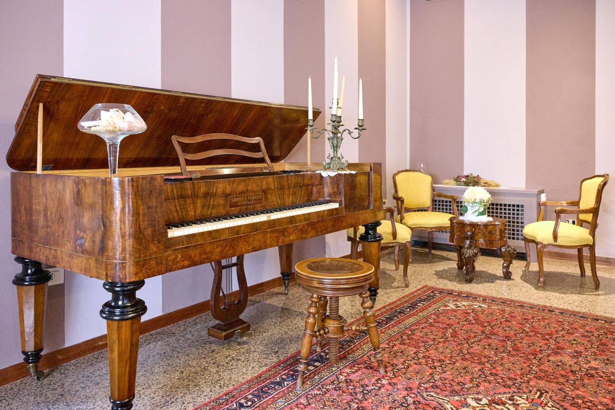 Lake Front Hotel Brenzone エクステリア 写真