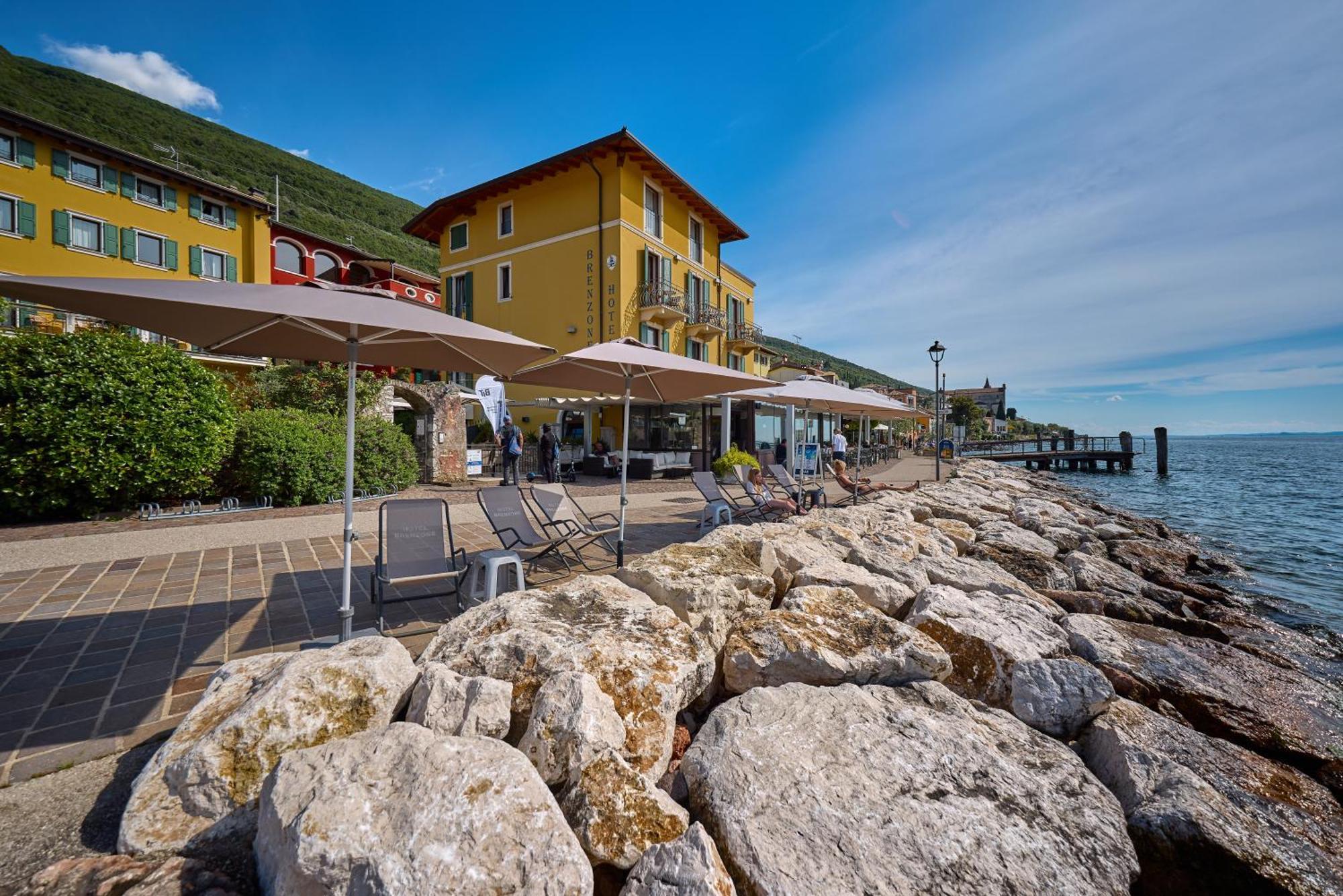 Lake Front Hotel Brenzone エクステリア 写真